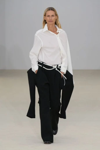 11 наймодніших білих сорочок з колекцій сезону весна-літо 2026