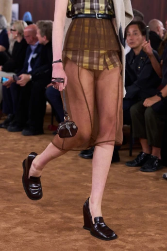 Ось ідеальне взуття жовтня, у якому не страшно змерзнути