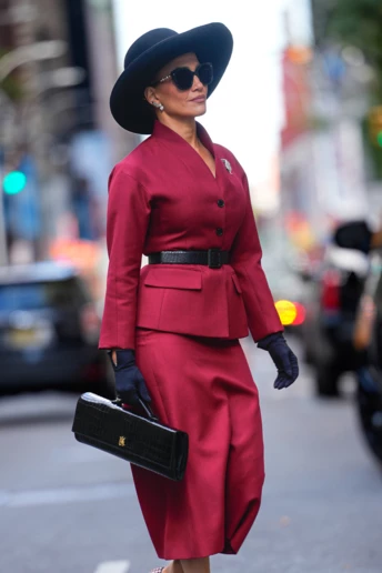 Дженніфер Лопес упевнено здобуває першість у номінації “Найелегантніший образ цієї осені”