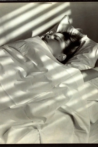 Осінній фрукт, який варто їсти ввечері, щоб знизити рівень кортизолу та краще спати