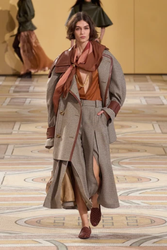 3 головні аксесуари сезону осінь-зима 2025/2026, які дають нове життя знайомим образам