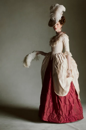 Як сучасні дизайнери переосмислили культові костюми з фільмів: від "Марії-Антуанетти" до "Великого Гетсбі"