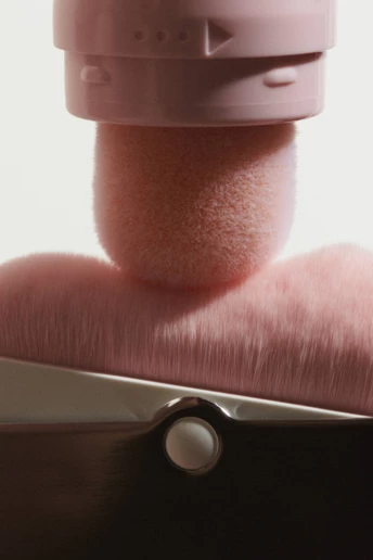 Патичок-рятівничок: 9 б'юті-засобів у формі стіку, варті місця у вашій косметичці