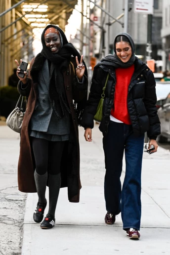 Кольорові светри — тренд, який покращує настрій цієї осені 