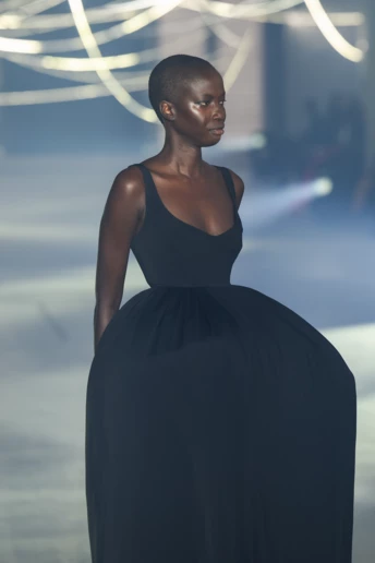 Анок Яй — найкраща модель 2025 року: згадуємо її подіумні образи 