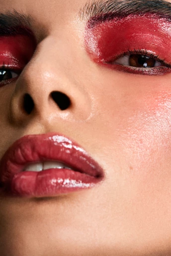 9 найспокусливіших парфумів з ароматом вишні