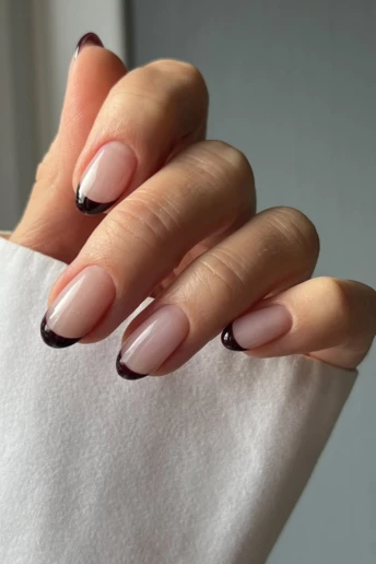 10 трендів манікюру та відтінків лаку, які ми полюбимо цієї зими