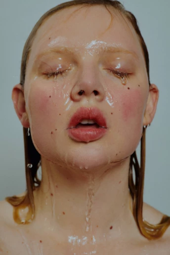 Як доглядати за шкірою обличчя взимку: топ-10 порад експертів для миттєвого зволоження