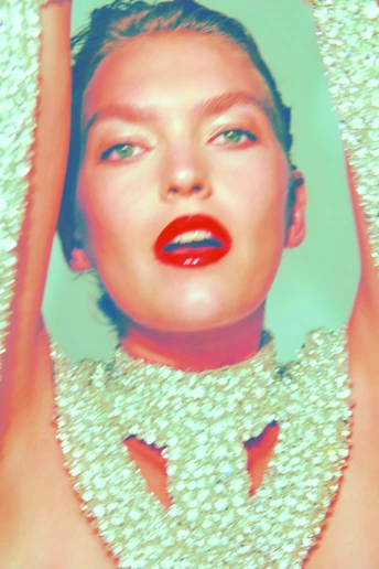 4 французькі лайфхаки з помадою, що втілюють філософію “менше — краще”