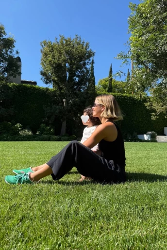  Чи варто показувати обличчя своєї дитини онлайн?