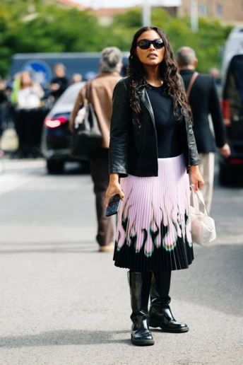 Вінтажна спідниця Prada — річ, за якою полюють усі модні інсайдери