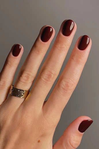 12 абсолютно зимових кольорів манікюру