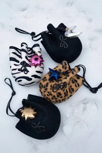 Ruslan Baginskiy переосмислив українські різдвяні символи у новому дропі аксесуарів