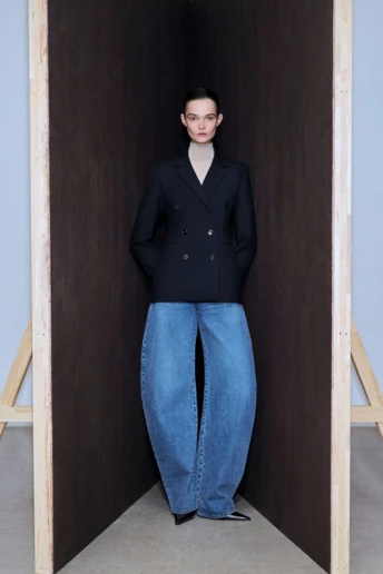 Ці джинси залишаються головною парою базового гардероба у 2026 році