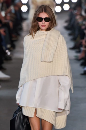 7 наймодніших светрів та кардиганів сезону, які довершать зимовий гардероб