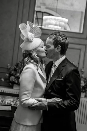 Акторка Кім Кетролл вийшла заміж — що відомо про церемонію