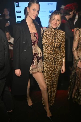 Бʼюті-образ для майбутніх мам: приклад Сієнни Міллер