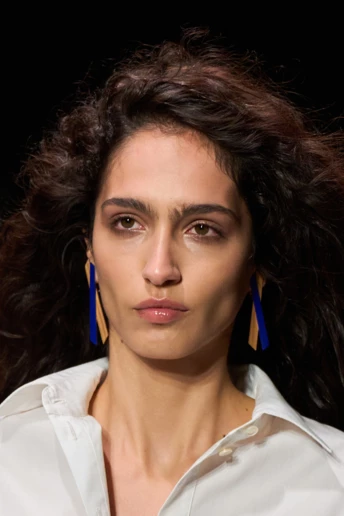 “Природне” волосся: тренд на новий б’юті-мінімалізм