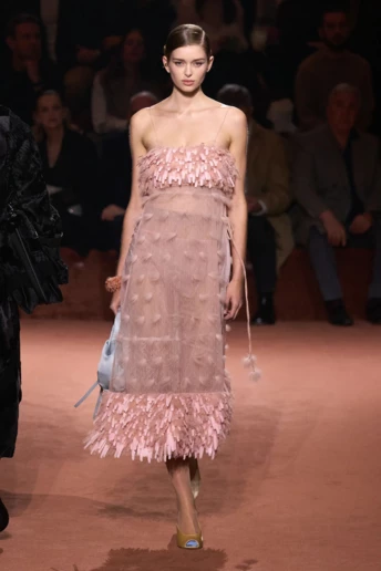 У чому зустріти Новий рік: 9 кольорів, які притягують бажане у 2026-му