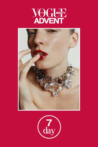 Як повернути пружність шкірі перед святами. Vogue Beauty Advent, День 7