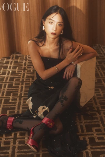 Beauty образ на Новий рік: сексуальний макіяж в стилі 70-х