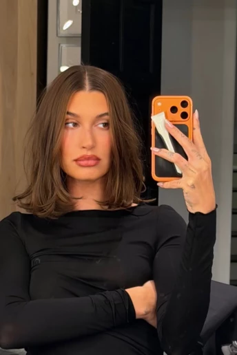 Нова стрижка Гейлі Бібер — тренд 2026 року, який пасує й у 20, і у 70