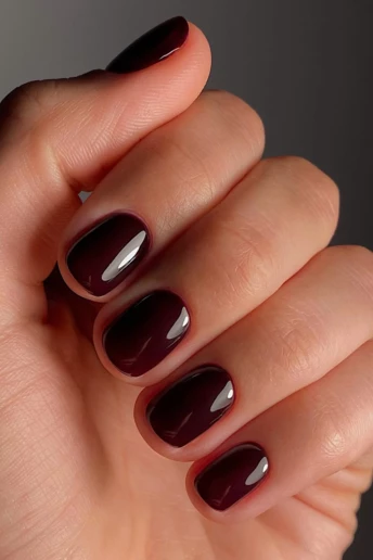 Суперкороткі нігті — найшикарніший манікюр цієї зими