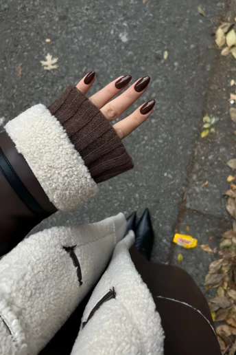 Шоколадні нігті — 7 небанальних варіацій тренду