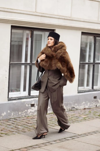 Це взуття модниці носять замість підборів на Новий рік – і виглядають ще стильніше