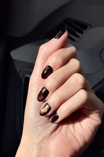 Caviar Nails — найелегантніший манікюр новорічної ночі