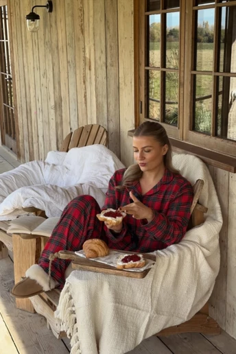 Це наймодніший одяг для затишних канікул вдома