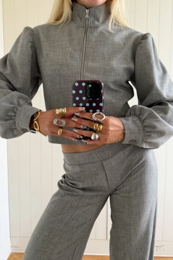 Мікс металів та форм: найгарніші каблучки, які цієї зими вибирають модниці