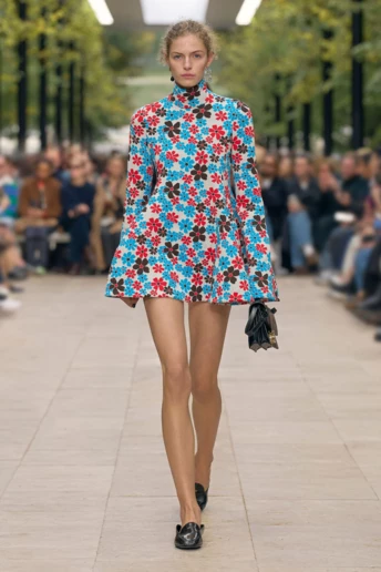  Найжіночніший тренд 2026: мінісукня, яку цієї весни носитимуть усі