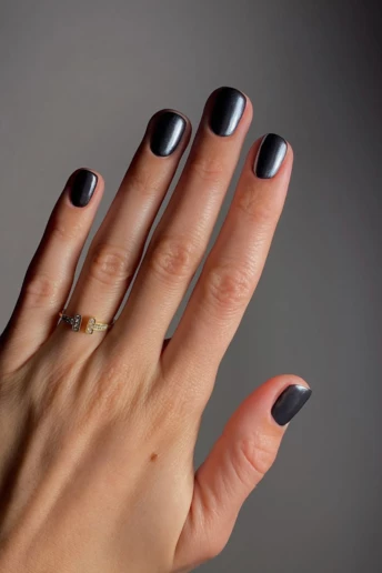 10 кольорів і трендів манікюру, які варто спробувати у 2026 році