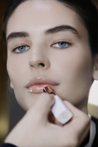 Як повторити б’юті-образи з нью-йоркського показу Chanel