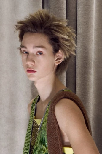 Помітні корені — головний hair-тренд 2026 року з подіуму Dior