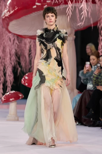 Матьє Блазі показав першу кутюрну колекцію для Chanel