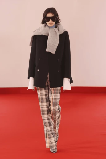 Як носити картаті штани у 2026 році: головні стильні поради з подіумів