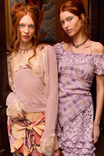 4 романтичні зачіски в стилі серіалу "Бріджертони", які будуть у тренді у 2026 році