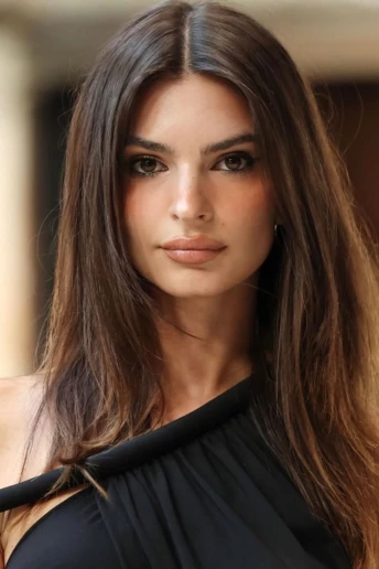 Як у 2016-му, але по-новому: матовий макіяж повертається