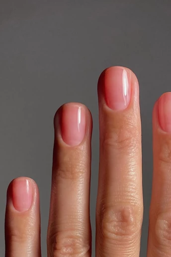 Rosewater nails — найніжніший манікюр зими 2026 у стилі K-beauty