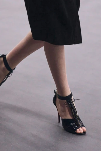 9 трендових моделей босоніжок, які варто купити у 2026 році