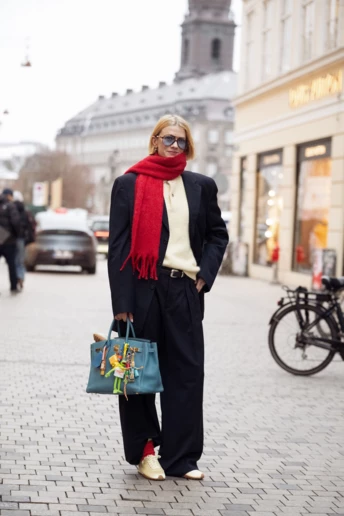 Мішкуваті штани + жакет: найпростіша модна формула на весну 2026