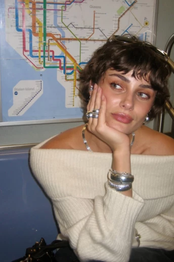 Як зробити брови густішими: 5 способів, які реально працюють