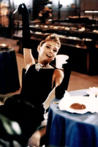 Лілі Коллінз зіграє Одрі Гепберн у "фільмі про фільм" "Сніданок у Тіффані"