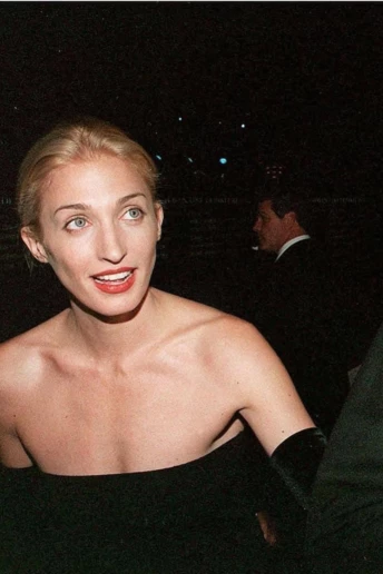 Зачіски Керолін Бессетт-Кеннеді, які стануть трендом 2026 року