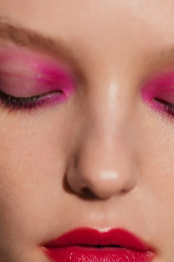 7 парфумів із малиною, що додають нотку солодкості весні 2026