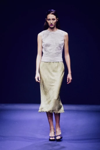 7 трендових спідниць 1990-х, які повертаються у сезоні весна-літо 2026