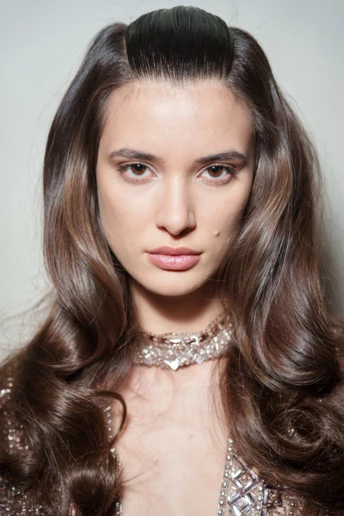 Повернення Y2K: як адаптувати культову мальвінку до весняних образів 2026