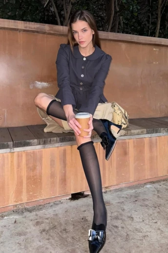 Заокруглений комірець Пітера Пена знову в моді — найніжніше повернення 2026 року